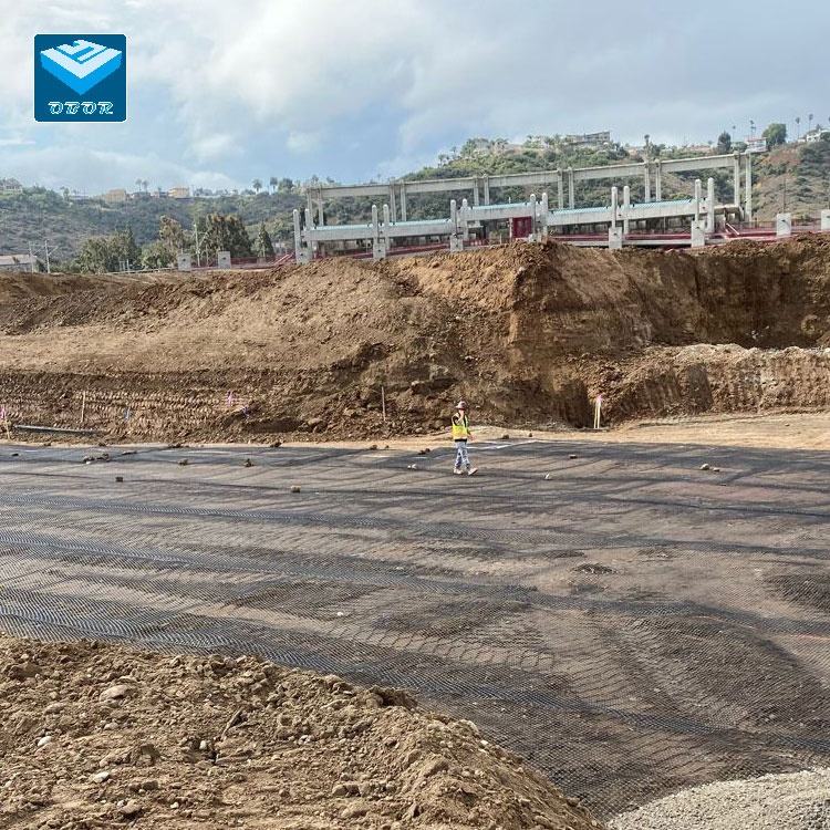 Biaxial Geogrid Uniaxial Geogrid Retaining Wall Reinforcement pp Geogrid Price - Image 1